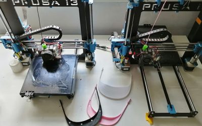 El IES PALOMARES colabora en la fabricación de material sanitario con la impresora 3D